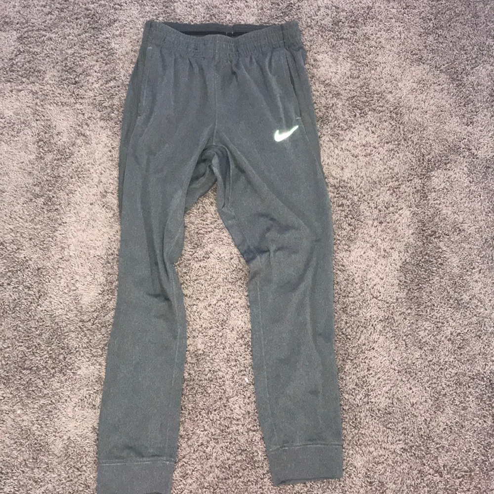 grey nike joggers
